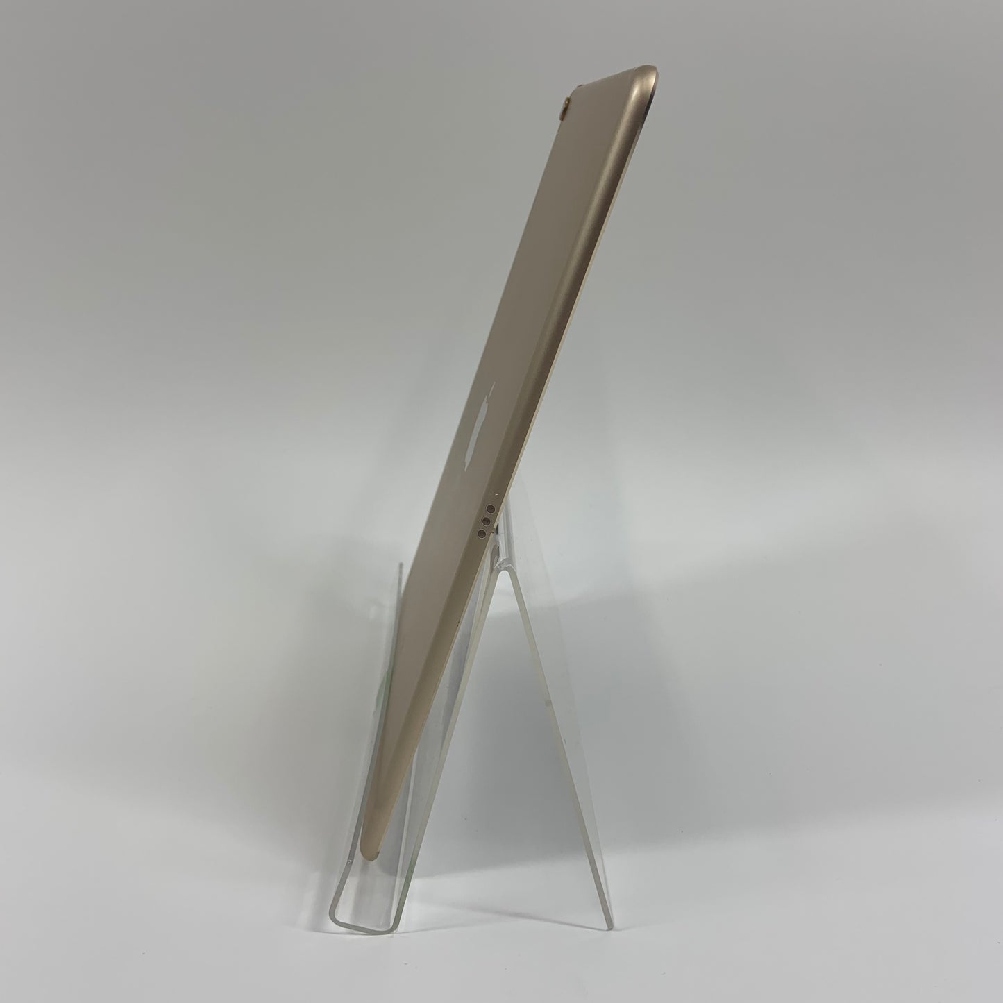 WiFi Only Apple iPad Pro 10.5" 64GB 17.7.6 MDX2LL/A Cracked Screen