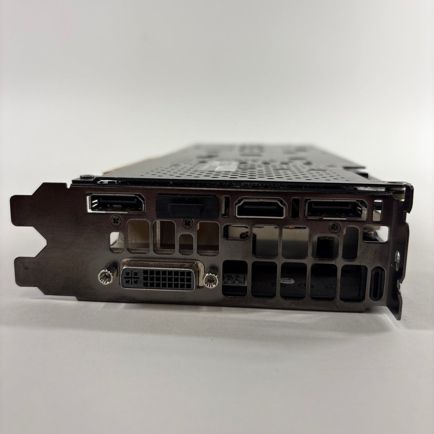 EVGA GeForce GTX 960 4GB GDDR5 04G-P4-3966-KR Graphics Card