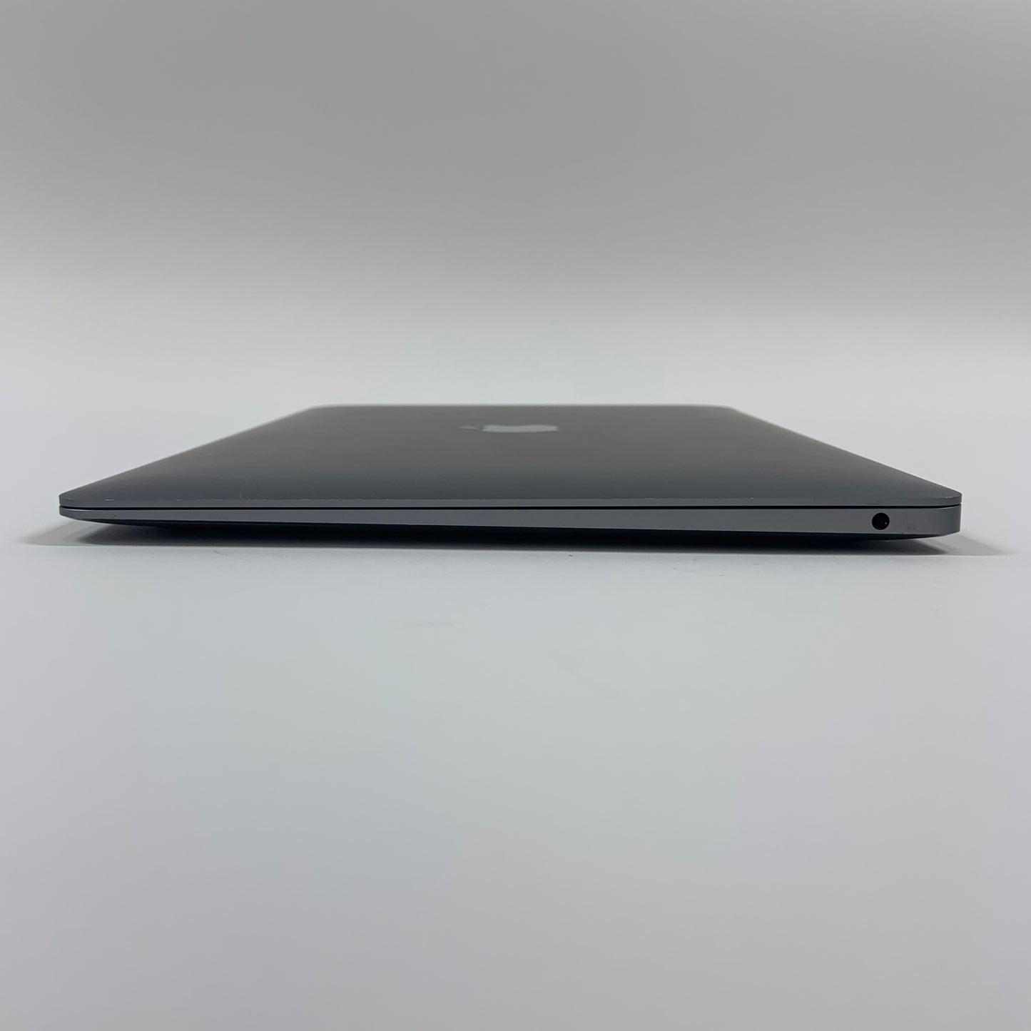 2020 Apple MacBook Air 13.3" M1 8C GPU 3.2GHz 8GB RAM 256GB SSD A2337
