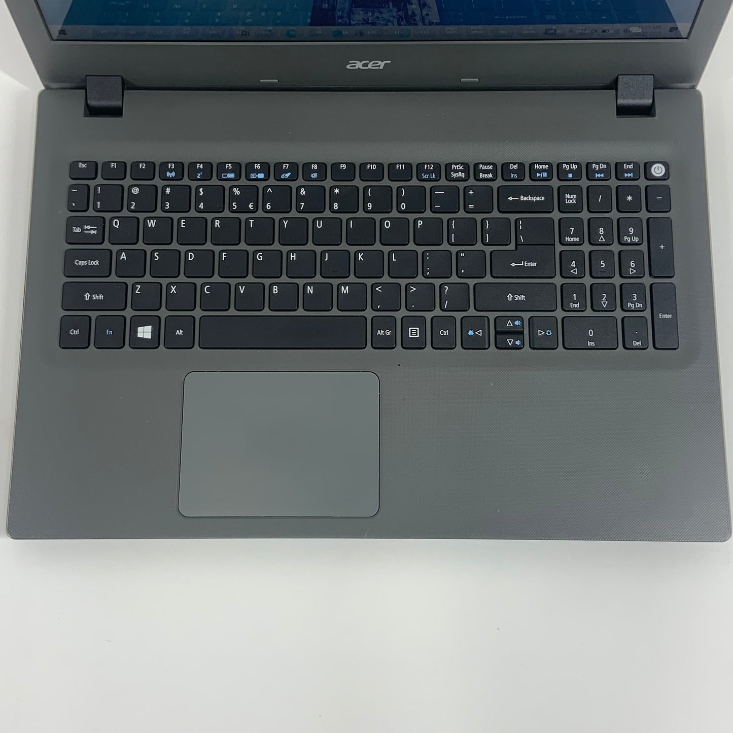 Acer Aspire 5 E5-574-58JM 15.6" i5-6200U 2.4GHz 6GB RAM 1TB HDD