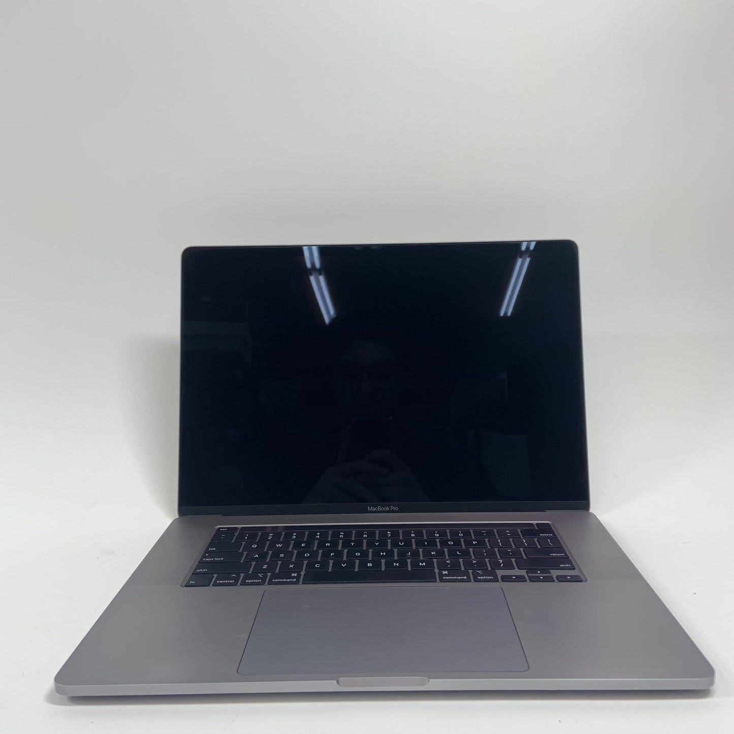 2019 Apple MacBook Pro 16" i7 2.6GHz 16GB RAM 512GB SSD Space Gray A2141