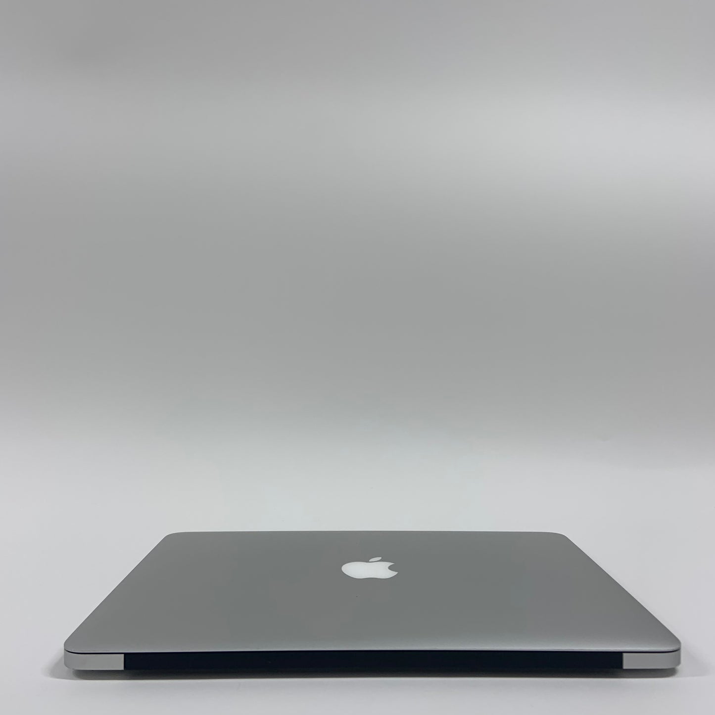 2017 Apple MacBook Air 13.3" i5 1.8GHz 8GB RAM 256GB SSD Silver A1466