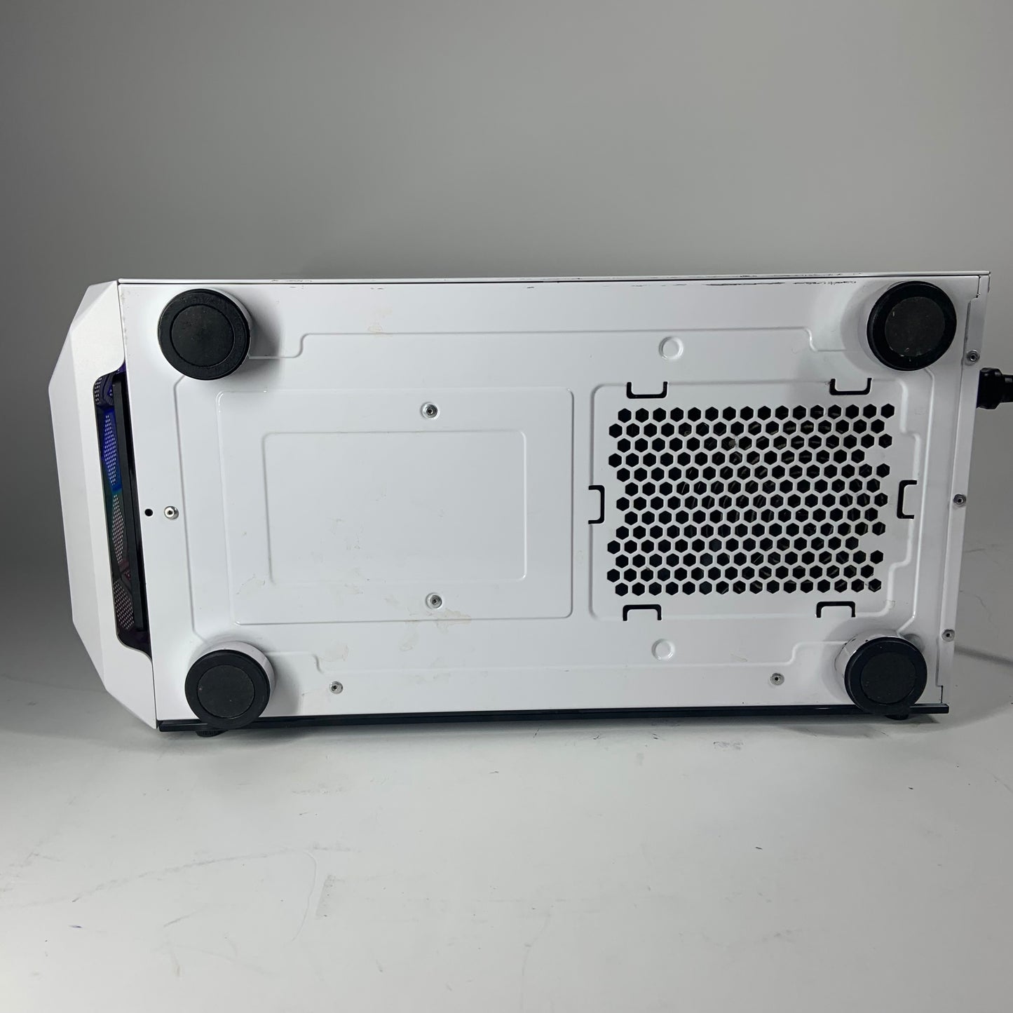 Custom White Micro-ATX RGB Gaming Ryzen 5 5600 GeForce RTX 3050 1TB SSD 16GB RAM Gaming PC