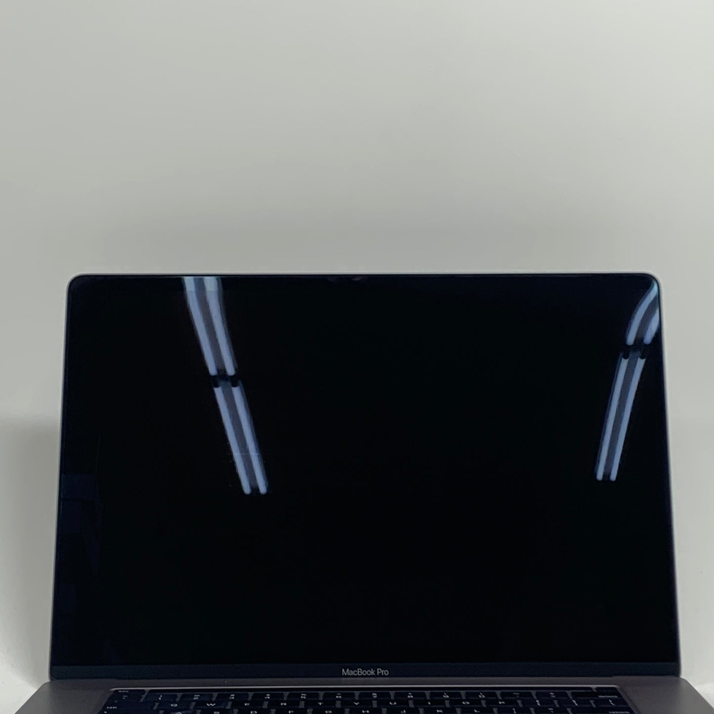 2019 Apple MacBook Pro 16" i7 2.6GHz 16GB RAM 512GB SSD Space Gray A2141