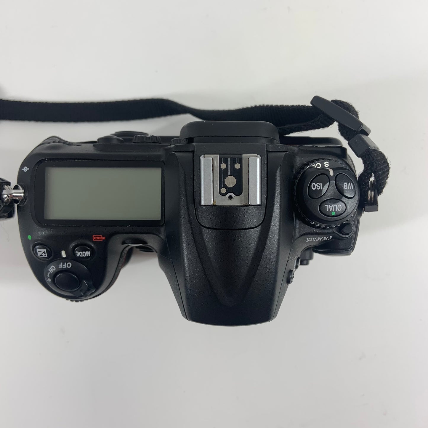 Nikon D300 12.3MP DSLR Camera With Nikkor AF S 18mm to 200mm ED VR Zoom Lens