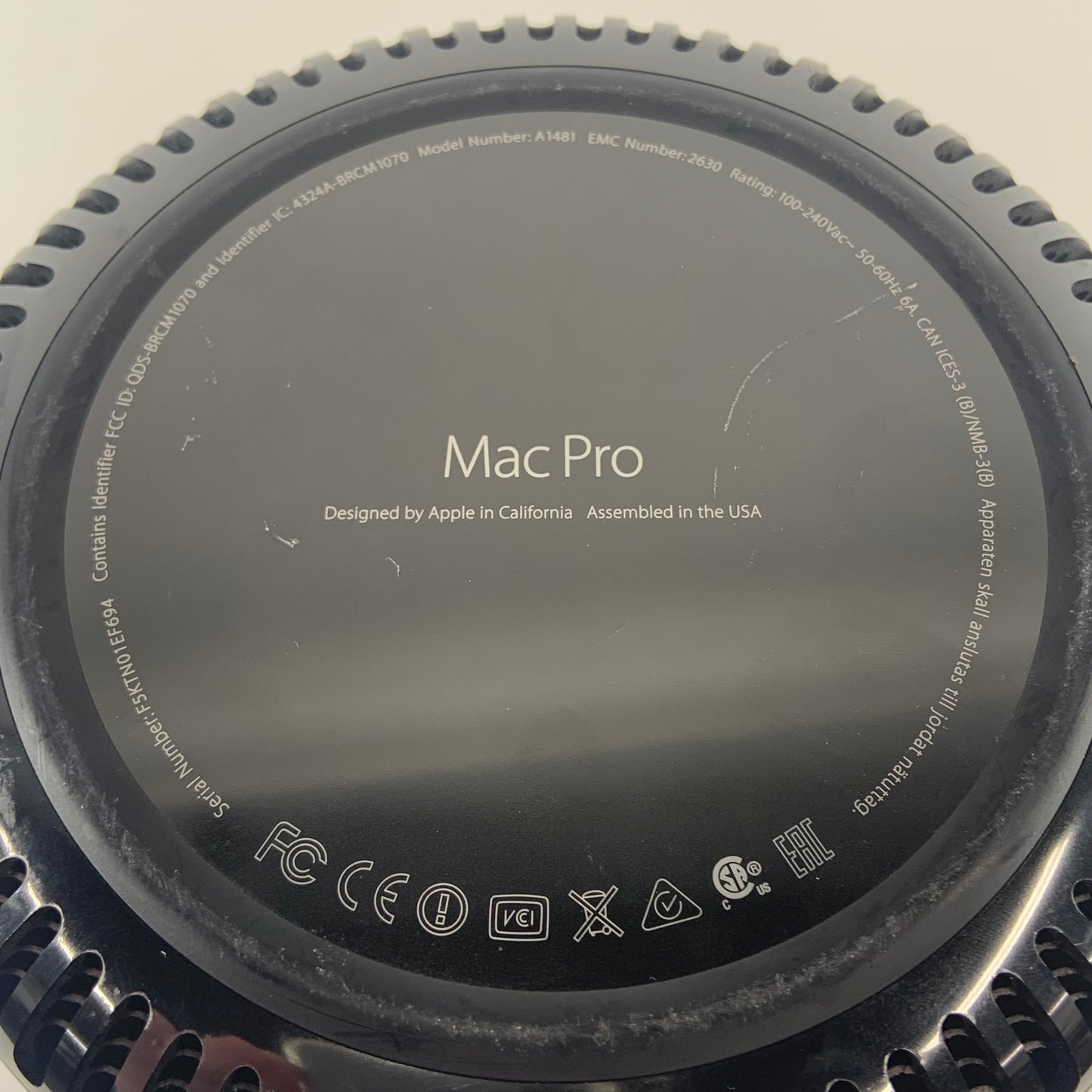 2013 Apple Mac Pro Xeon E5 2.7GHz 128GB RAM 2TB Fusion Drive Space Gray A1481