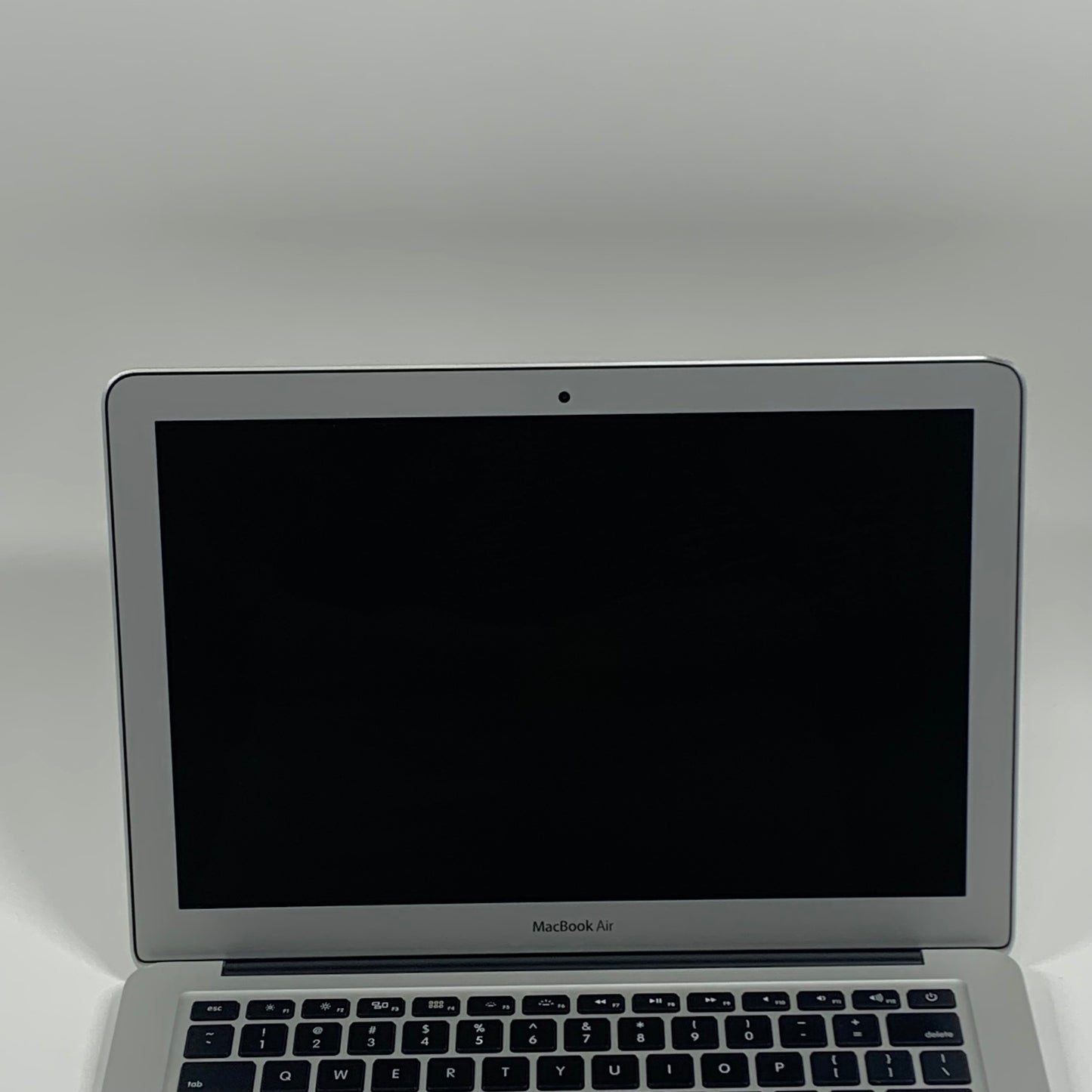 2017 Apple MacBook Air 13.3" i5 1.8GHz 8GB RAM 256GB SSD Silver A1466