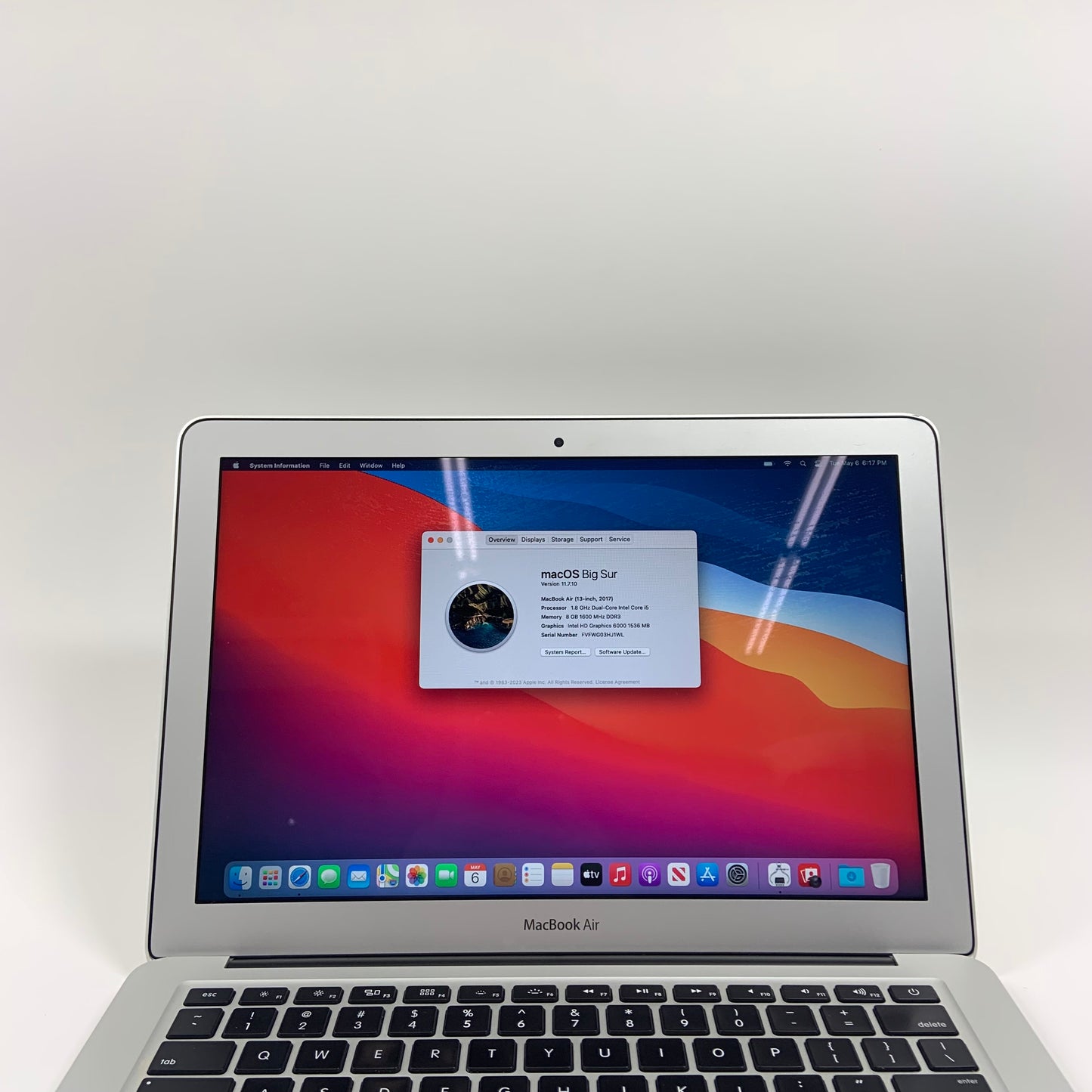 2017 Apple MacBook Air 13.3" i5 1.8GHz 8GB RAM 256GB SSD Silver A1466