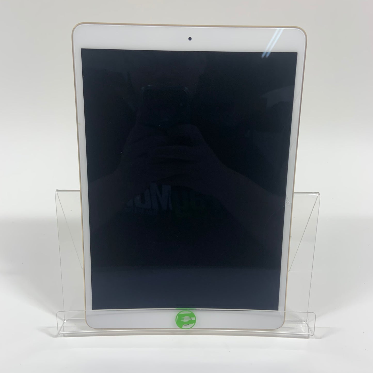 WiFi Only Apple iPad Pro 10.5" 64GB 17.7.6 MDX2LL/A Cracked Screen