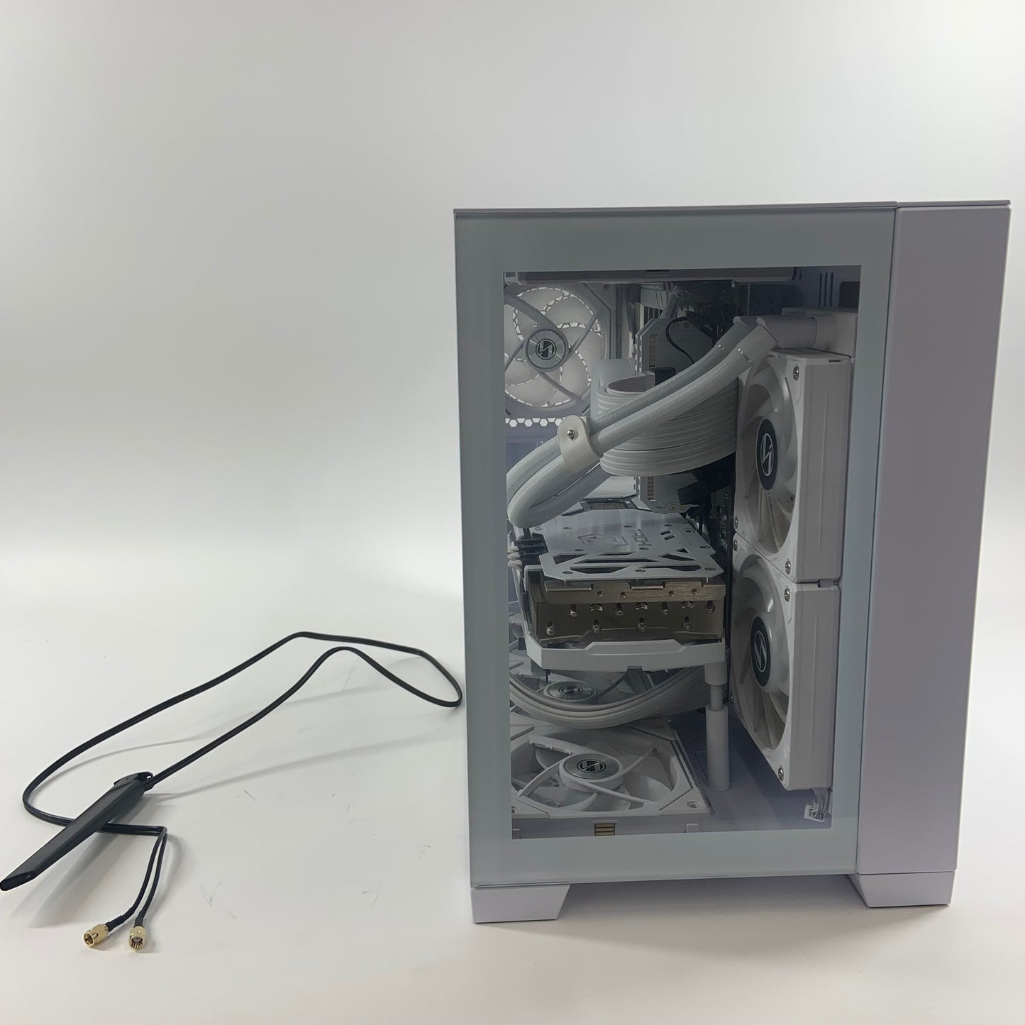 White 4K/8K Gaming PC AMD 7800X3D RX 7900 XTX 24GB VRAM 2TB NVMe SSD 32GB DDR5
