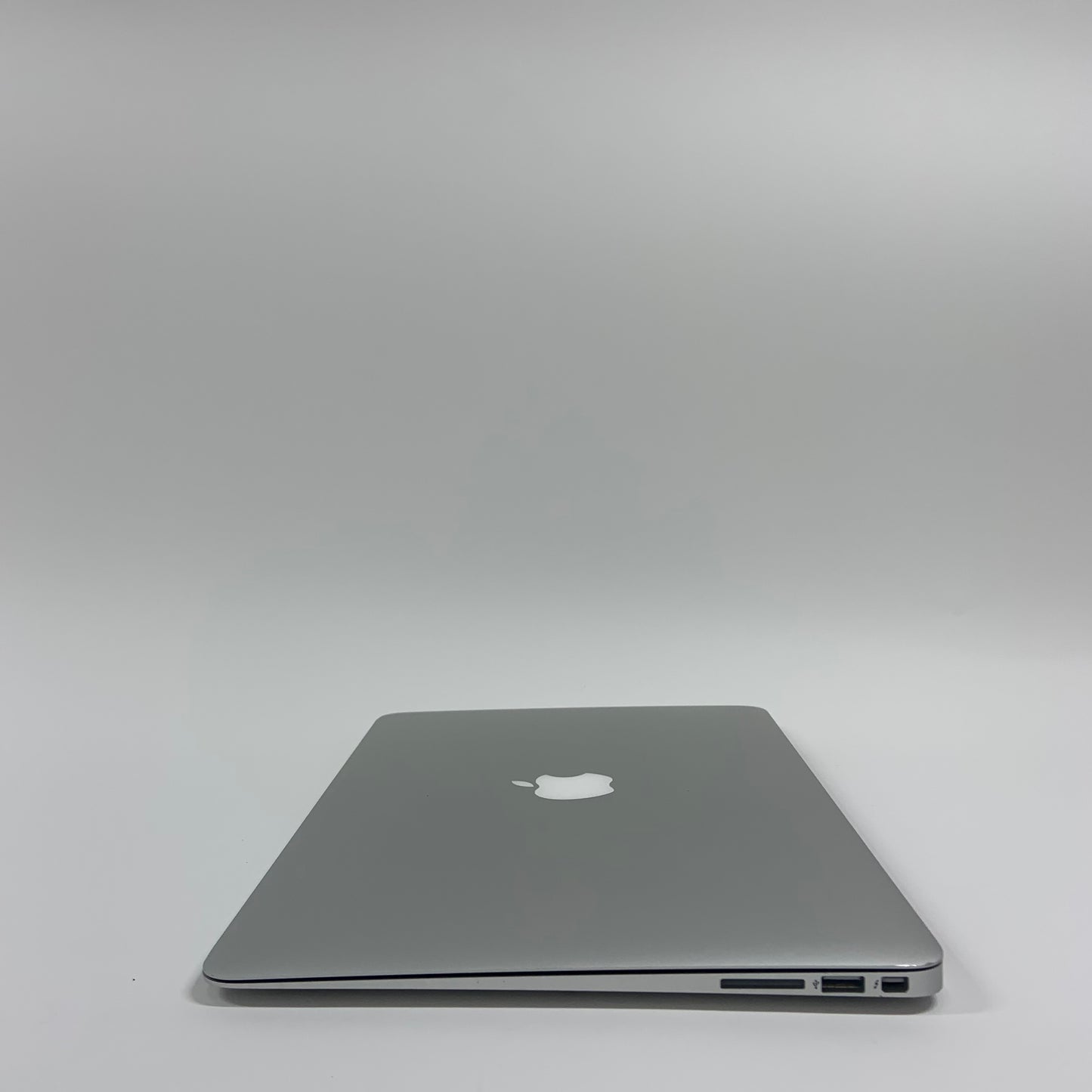 2017 Apple MacBook Air 13.3" i5 1.8GHz 8GB RAM 256GB SSD Silver A1466