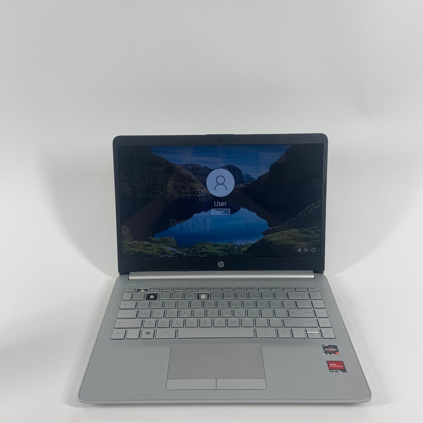 HP Laptop 14-DK1022WM 14" Ryzen 3 3250U 2.6GHz 4GB RAM 128GB SSD