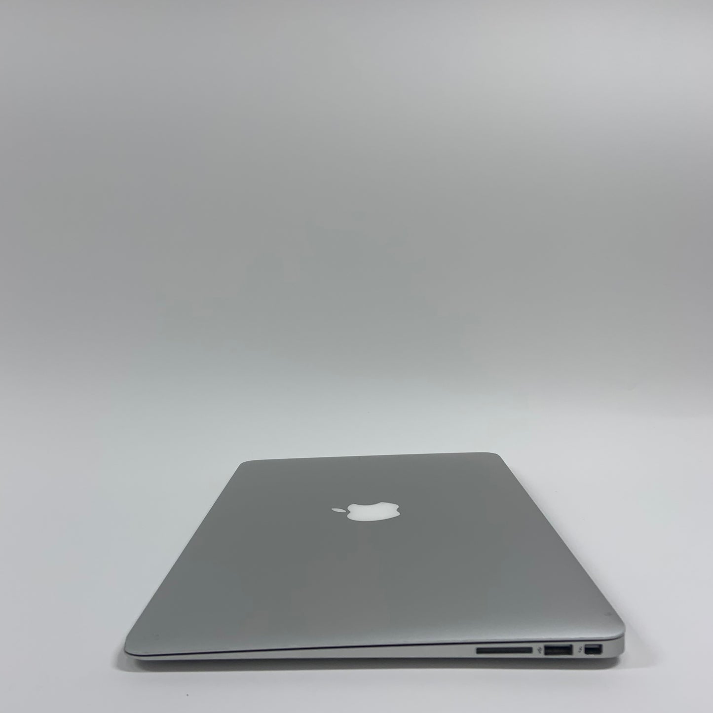 2017 Apple MacBook Air 13.3" i5 1.8GHz 8GB RAM 256GB SSD Silver A1466