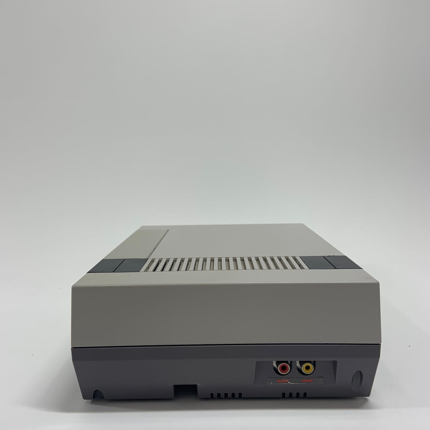 Nintendo Entertainment System NES Video Game Console NES-001 Gray