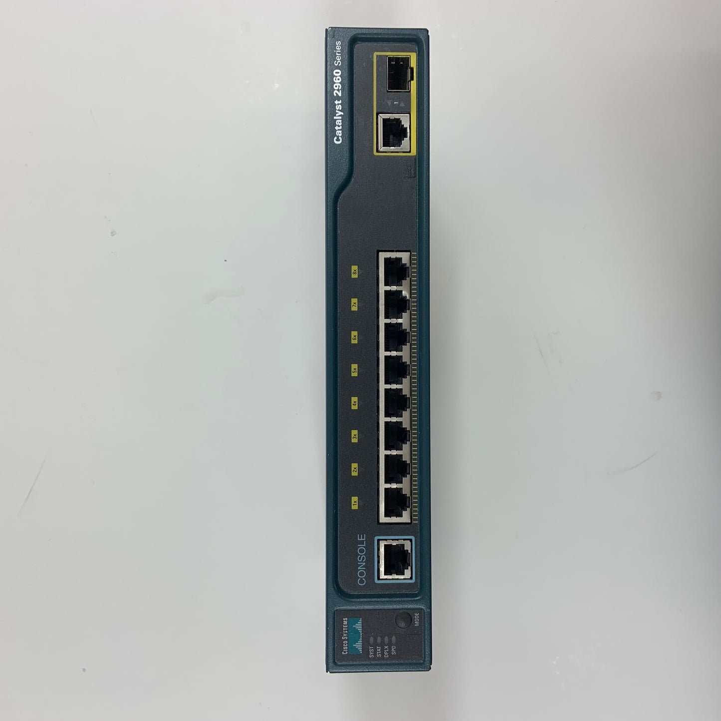 Cisco ws-c2960-8tc-l 8-Port Netwroking Switch ws-c2960-8tc-l Unclaimed