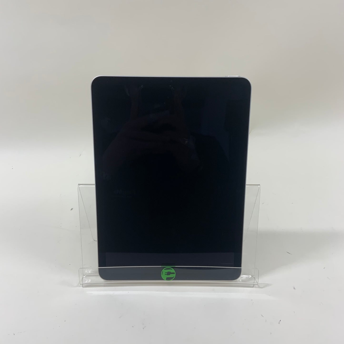 WiFi Only Apple iPad Air 5th Gen 64GB 16 Starlight MM9F3LL/A