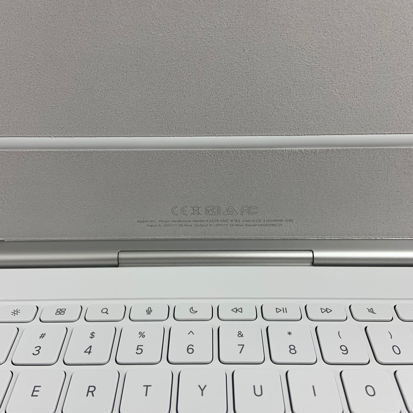 New Apple Magic Keyboard for iPad Air 11" Keyboard Folio Case White A3339