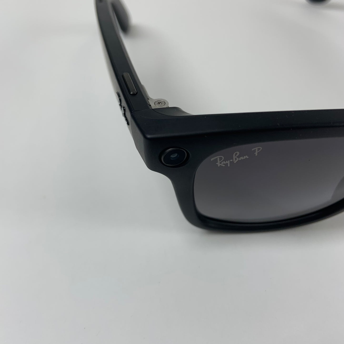 Ray-Ban Meta Wayfarer Gen 1 Matte Black AI Smart Glasses With Leather Case