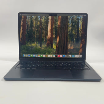 2022 Apple MacBook Air 13.6" M2 8C GPU 3.5GHz 8GB RAM 256GB SSD MLY33LL/A