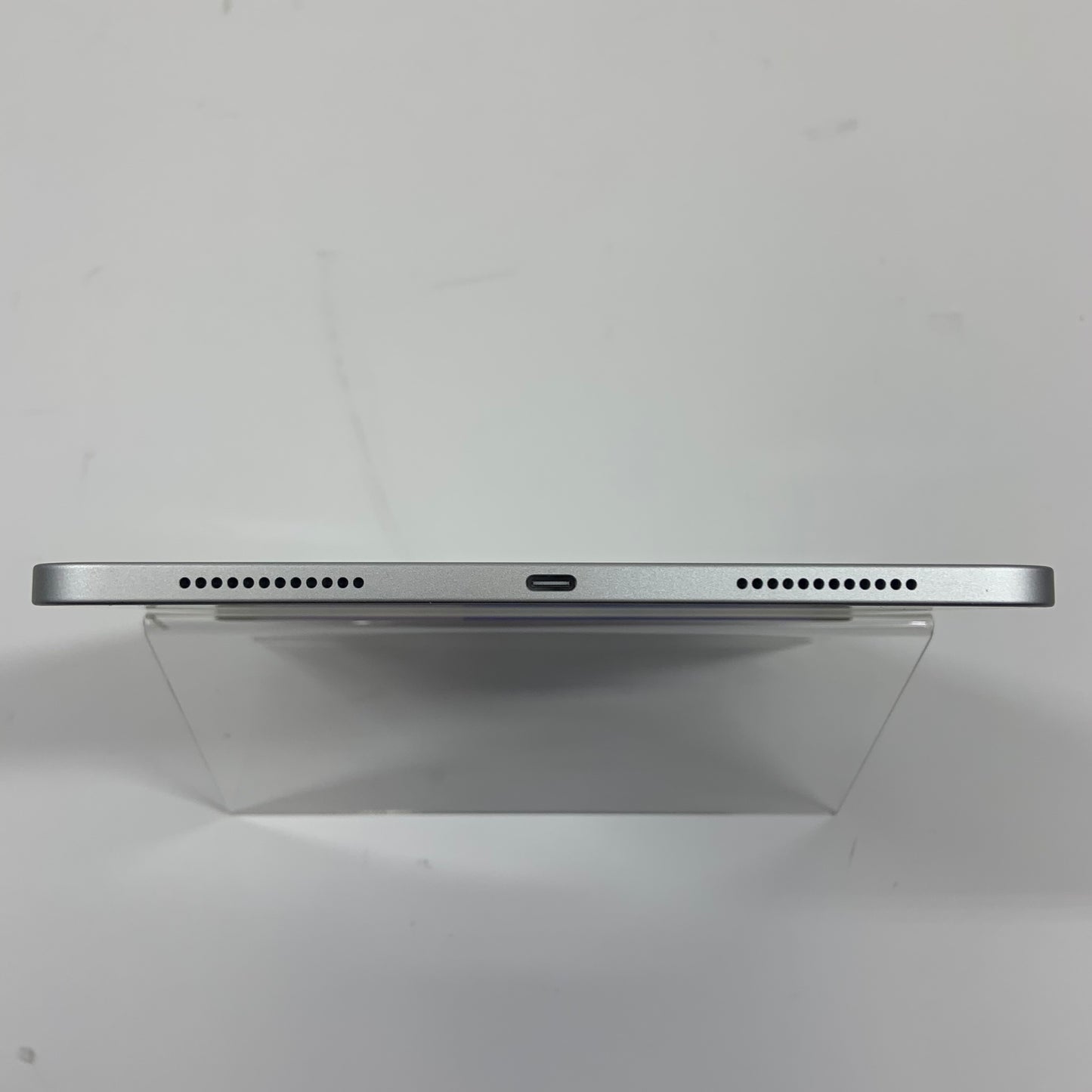 WiFi Only Apple iPad 10th Gen 64GB 18.1.1 SILVER MPQ03LL/A