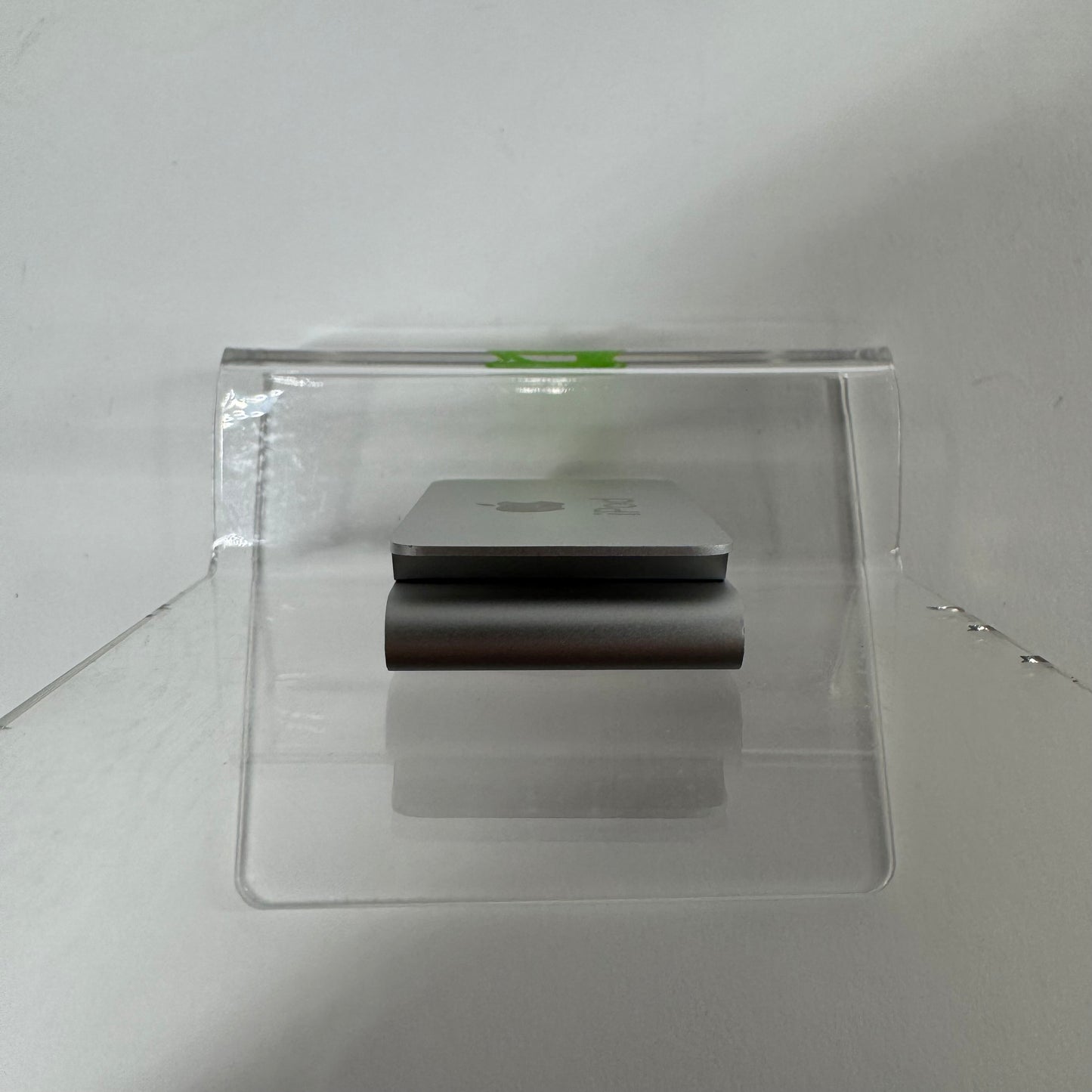 Apple iPod Shuffle 2nd Gen 1GB Silver A1204