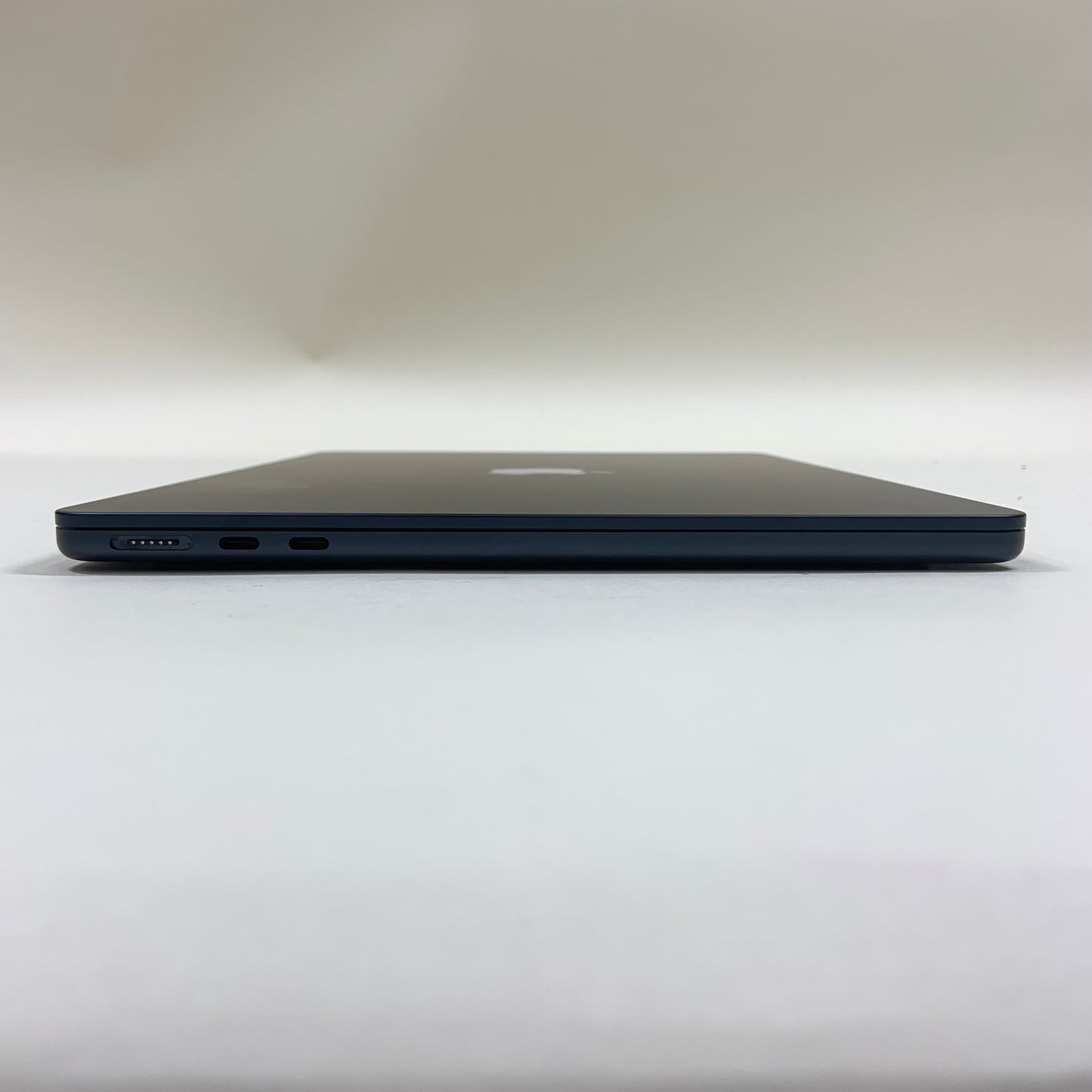 2022 Apple MacBook Air 13.6" M2 3.5GHz 8GB RAM 256GB SSD Blue A2681