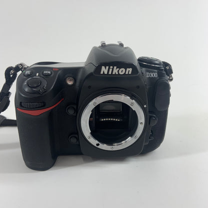 Nikon D300 12.3MP DSLR Camera  With Nikkor AF S 18mm to 200mm ED VR Zoom Lens