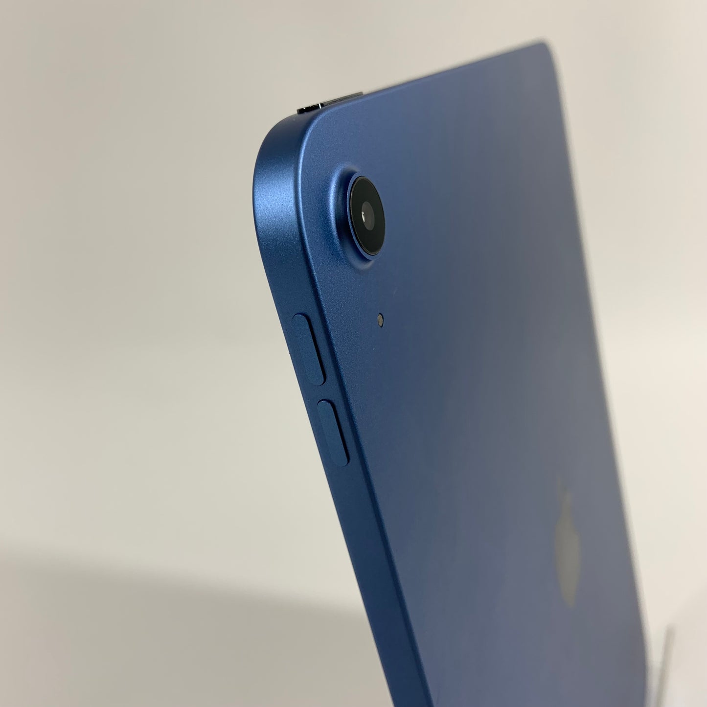 WiFi Only Apple iPad 10th Gen 64GB Blue MPQ13LL/A MINT