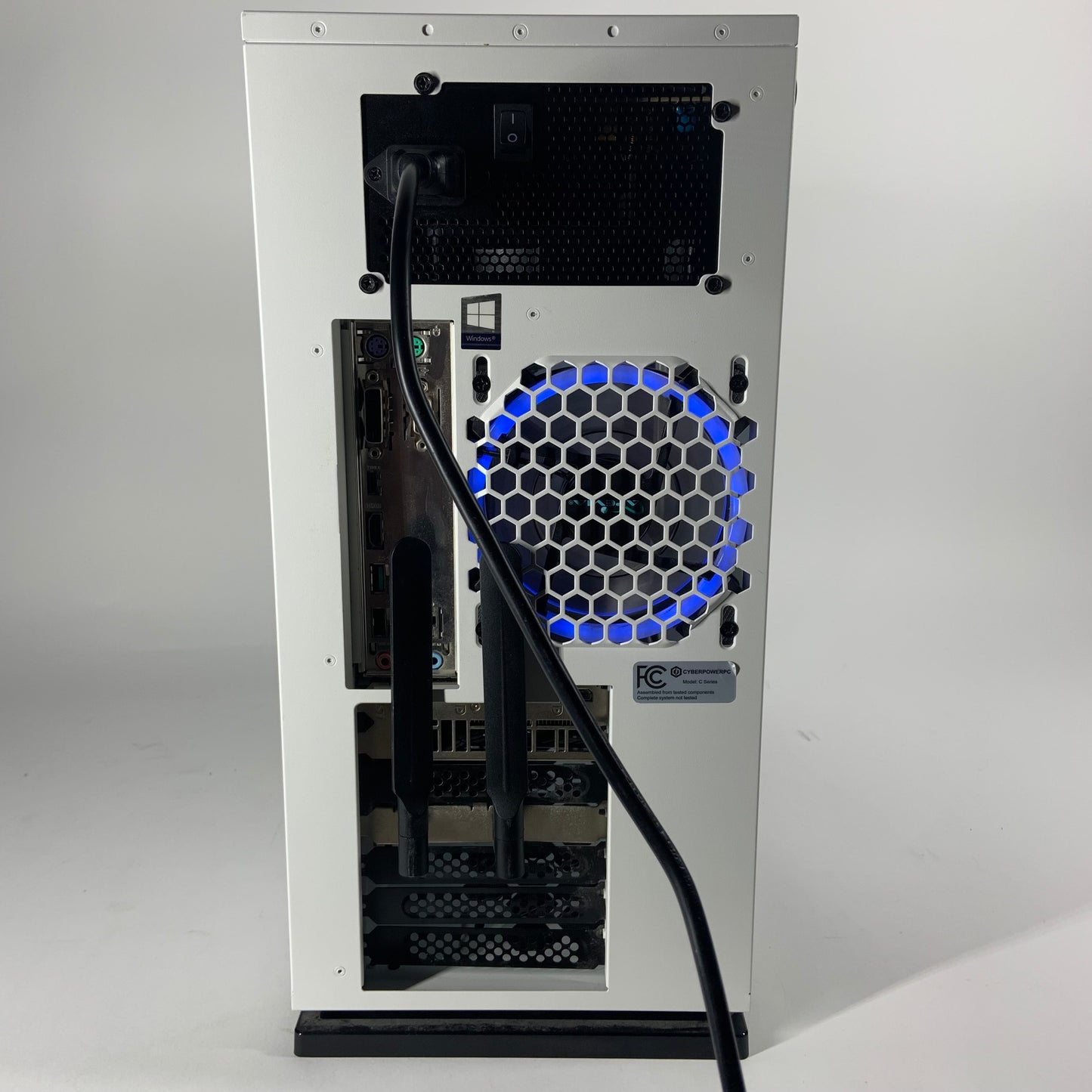 White Budget i5-8600K 16GB RAM 120GB Boot 1TB HDD GeForce GTX 1660 Super