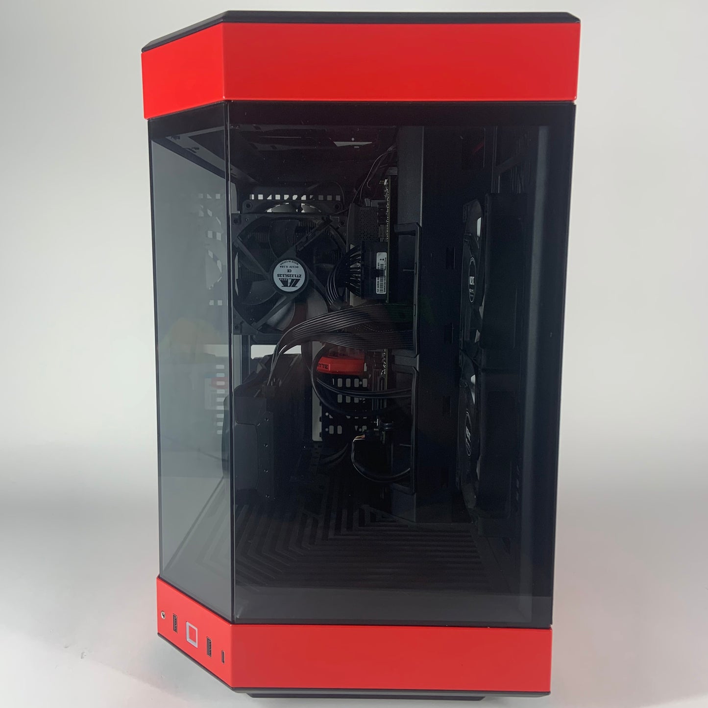 Red Black HYTE Y60 AMD Ryzen 7 7700X Sapphire 7900 XT 20GB 4TB Storage 32GB DDR5 Custom Stealth Gaming PC
