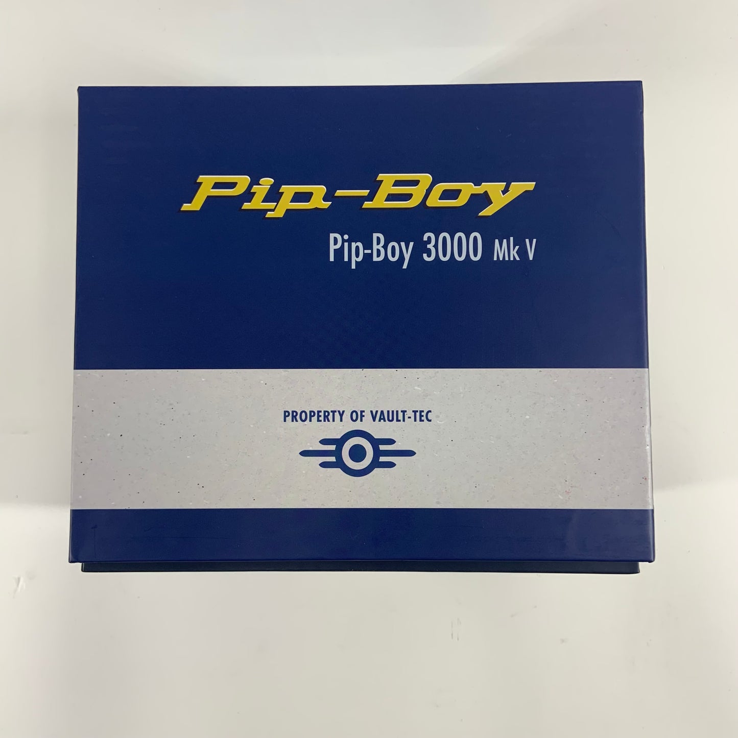 The Wand Company Pip-Boy 3000 Mk V Die-Cast Replica Vault 33 Figure WRC18423