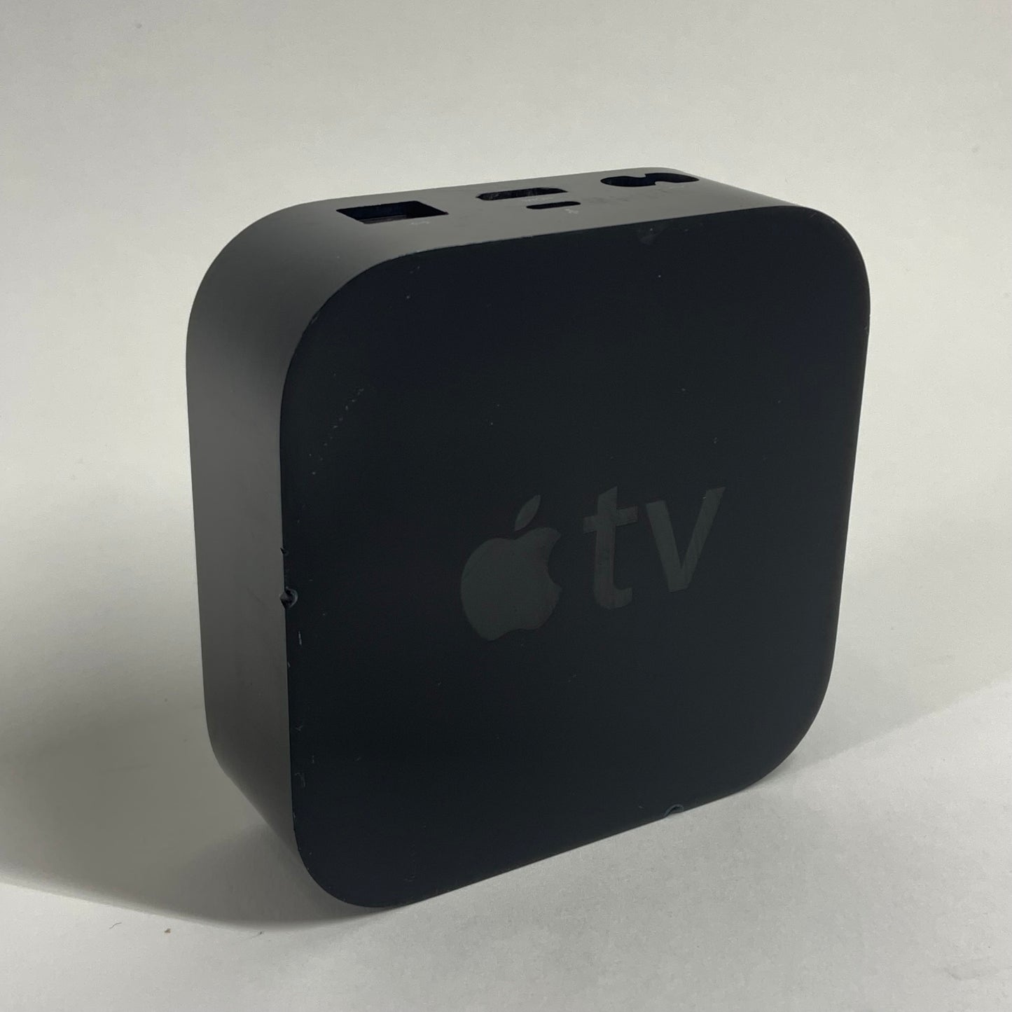 Apple TV HD 4th Gen 32GB Digital HD Media Streamer MGY52LL/A WiFi + Ethernet