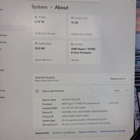 LIAN LI White PC Ryzen 7 9700X 32GB DDR5 3TB SSD Zotac GeForce RTX 5070