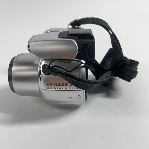 Konica Minolta Dimage Z1 3.2 MP SLR-styled compact digital camera