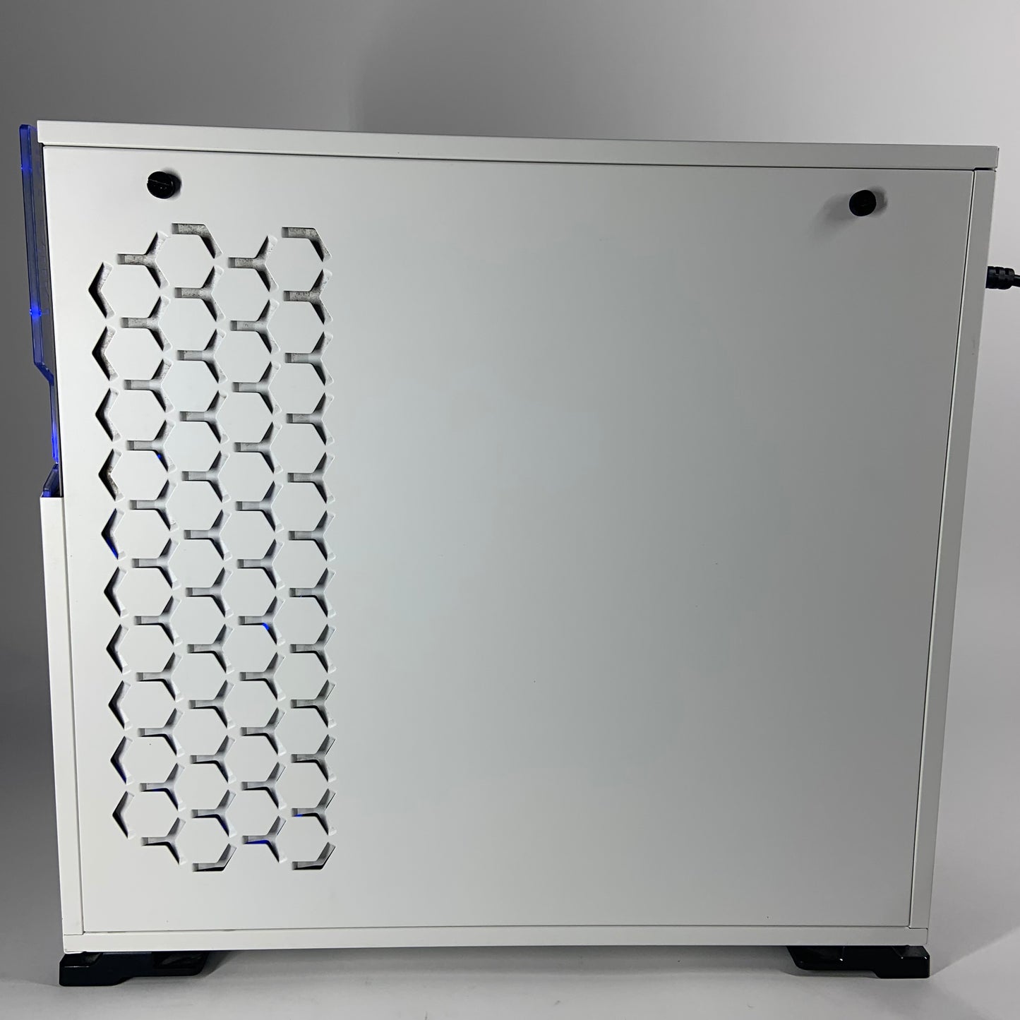 White Budget i5-8600K 16GB RAM 120GB Boot 1TB HDD GeForce GTX 1660 Super