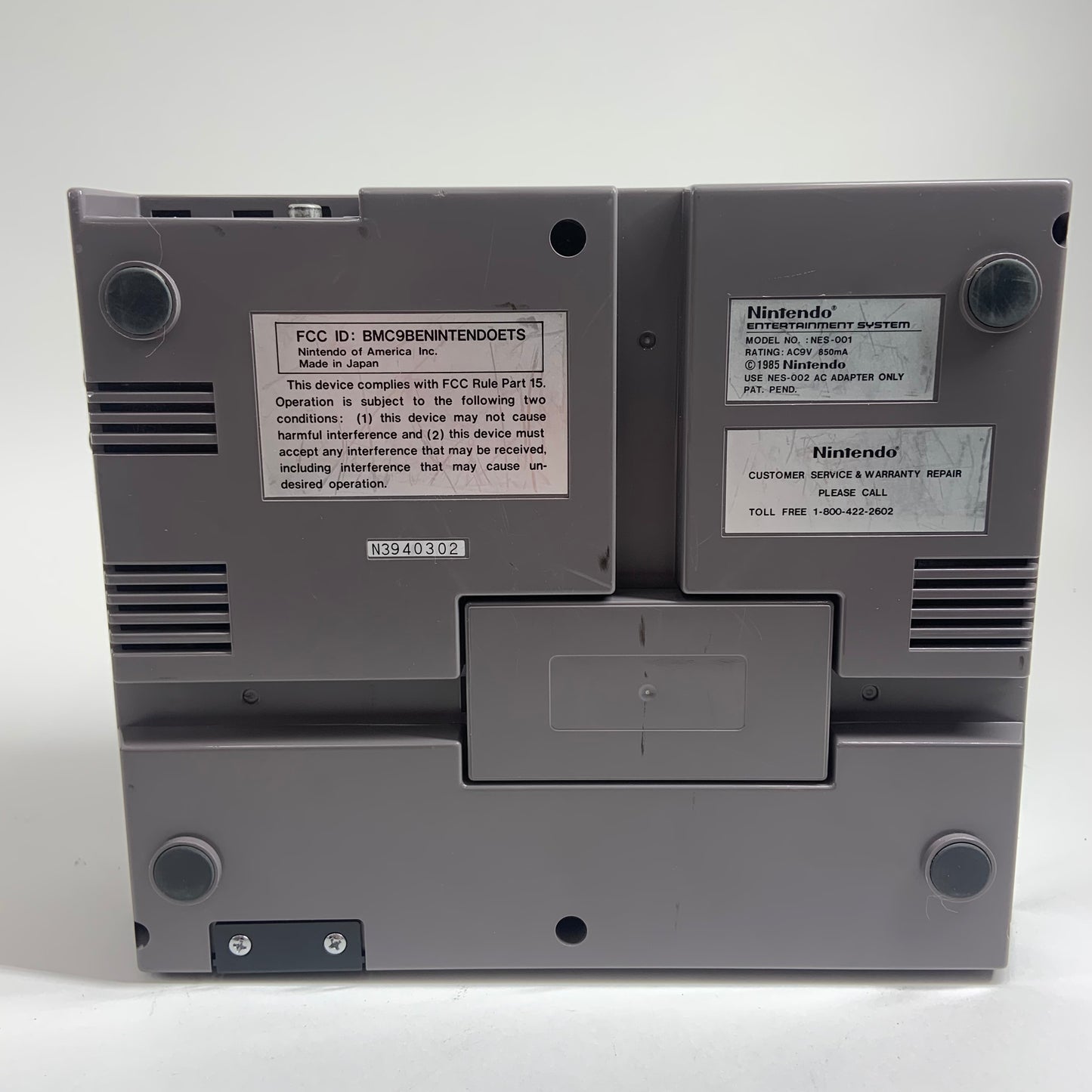 Nintendo Entertainment System NES Video Game Console NES-001 Gray