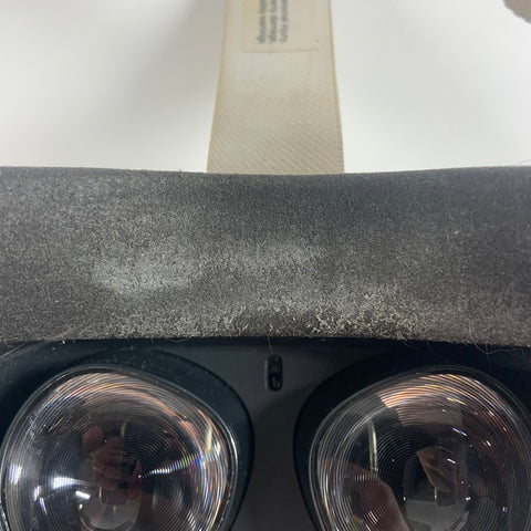 Oculus Quest 2 128GB VR System KW49CM