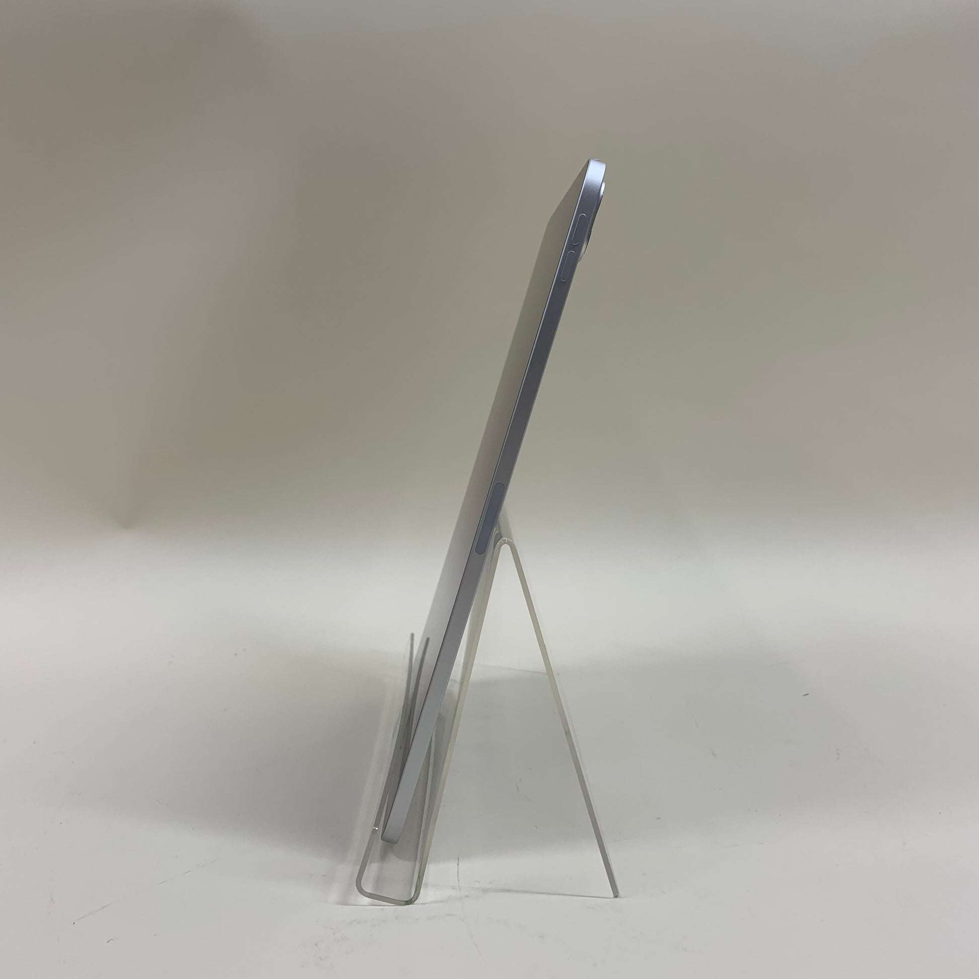 WiFi Only Apple iPad Pro 11" 4th Gen 256GB 17.4.1 Silver MNXG3LL/A PayMore Overland Park