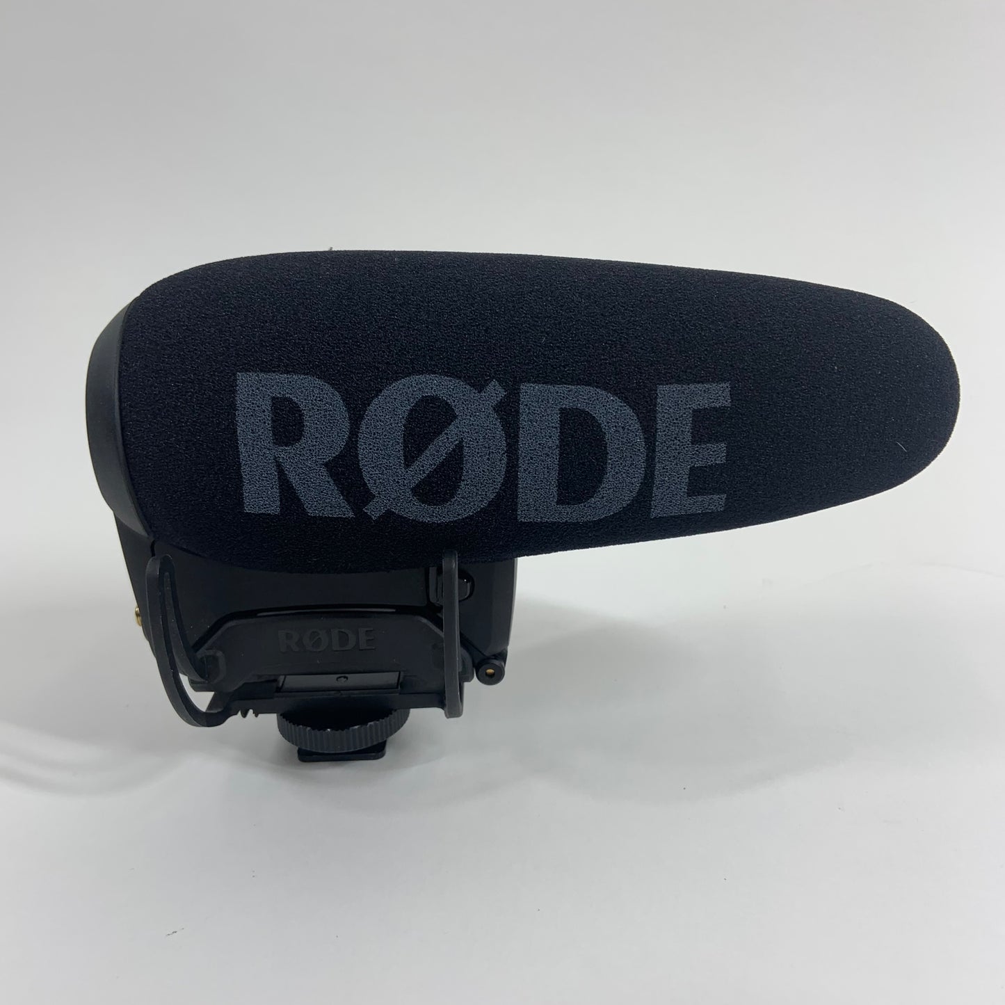 Canon EOS 6D Mark II 26.2MP Digital DSLR Camera with 35mm Canon Lens BUNDLE