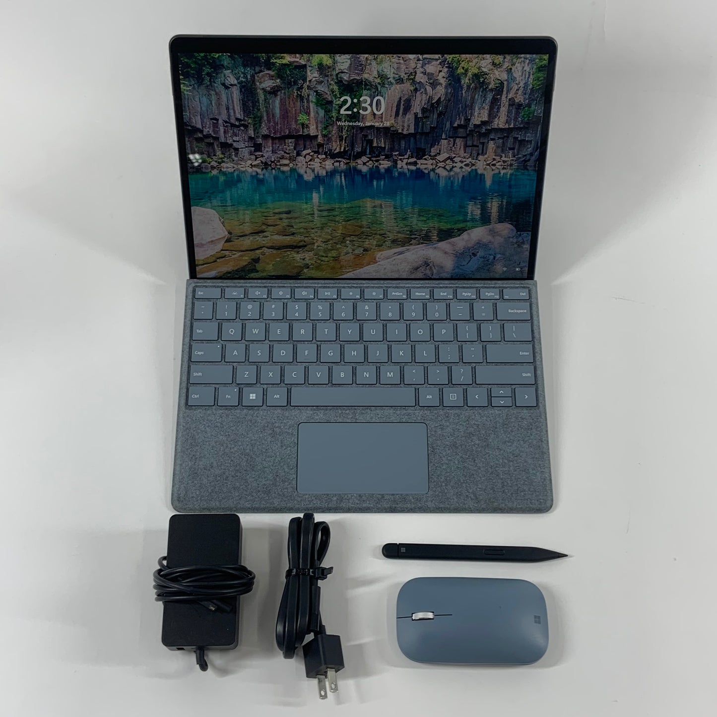 Microsoft Surface Pro 8 1983 13" i5-1135G7 2.4GHz 8GB RAM 256GB SSD BUNDLE