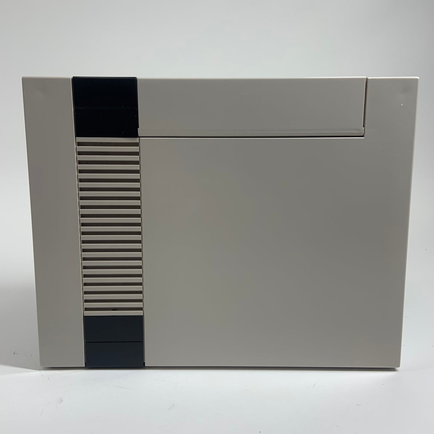 Nintendo Entertainment System NES Video Game Console NES-001 Gray
