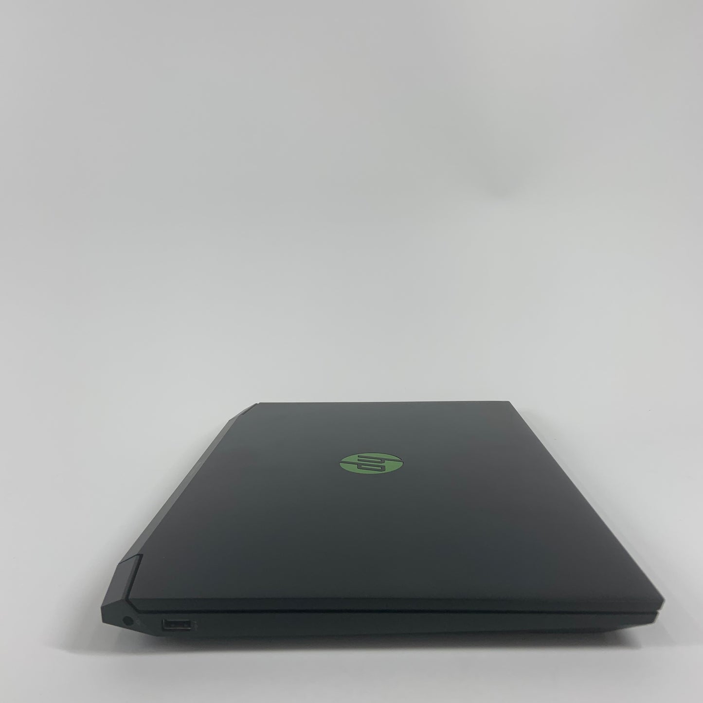 HP Pavilion Gaming 15.6" Ryzen 5 3550H 8GB RAM 256GB SSD GeForce GTX 1050