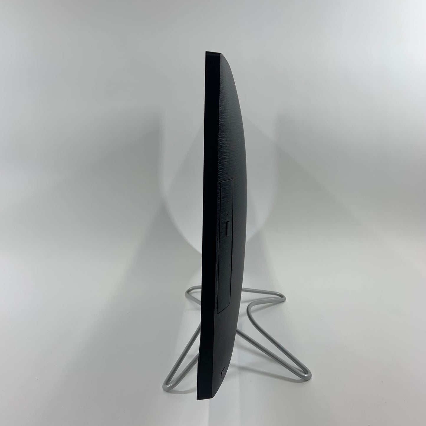 HP 24 All-In-One PC 24-F0014 24" i3-8130u 2.20GHz 8GB RAM 1TB HDD