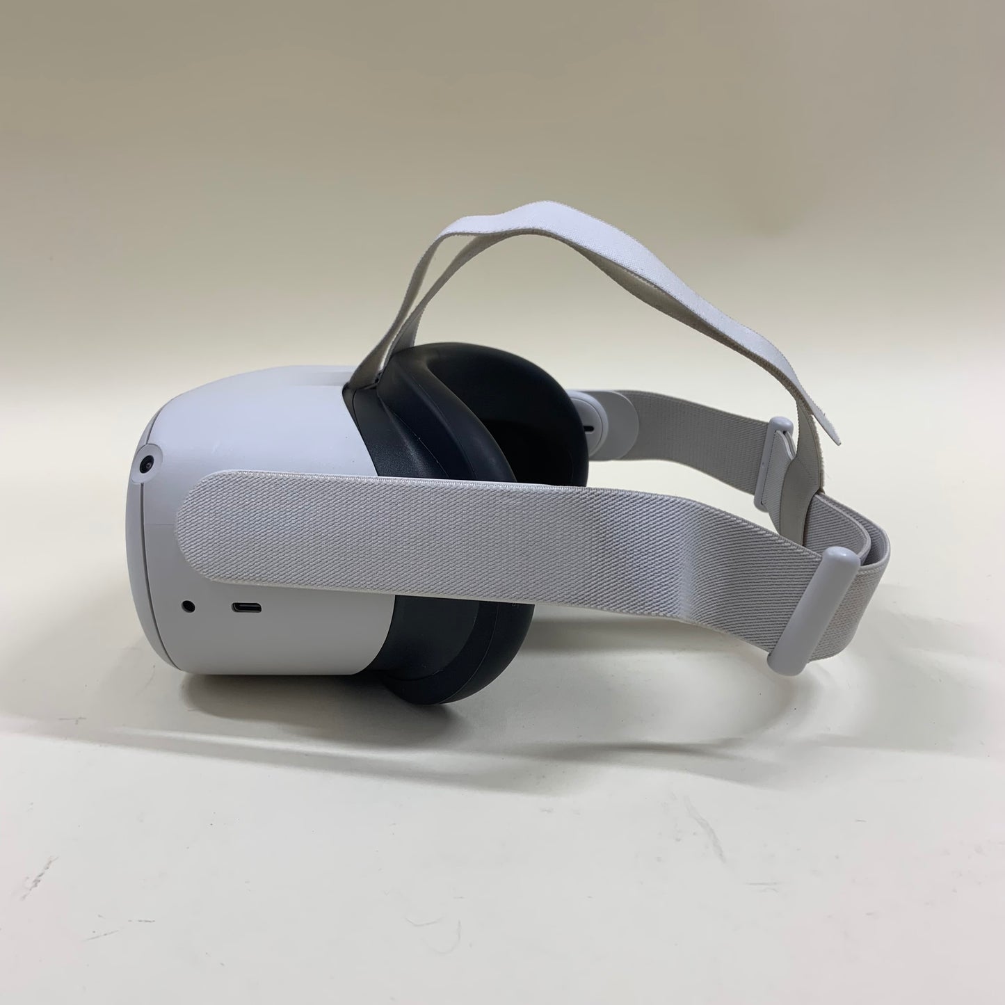 Meta Quest 2 64GB Virtual Reality Headset KW49CM