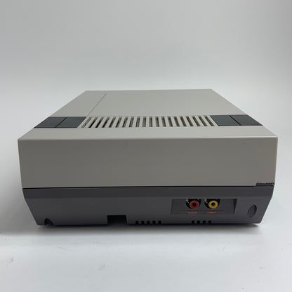 Nintendo Entertainment System NES Video Game Console NES-001 Gray