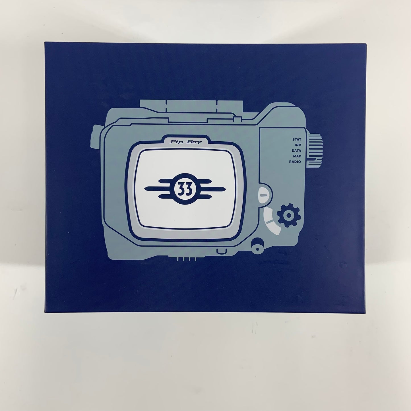 The Wand Company Pip-Boy 3000 Mk V Die-Cast Replica Vault 33 Figure WRC18423