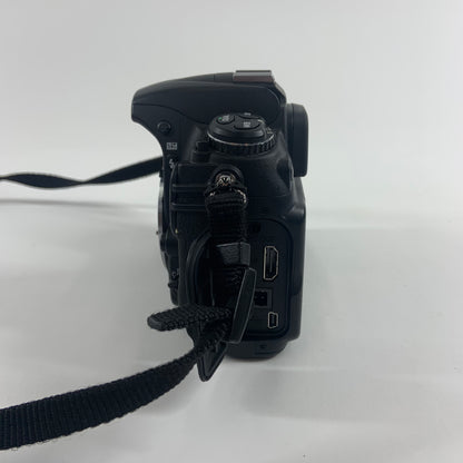 Nikon D300 12.3MP DSLR Camera  With Nikkor AF S 18mm to 200mm ED VR Zoom Lens