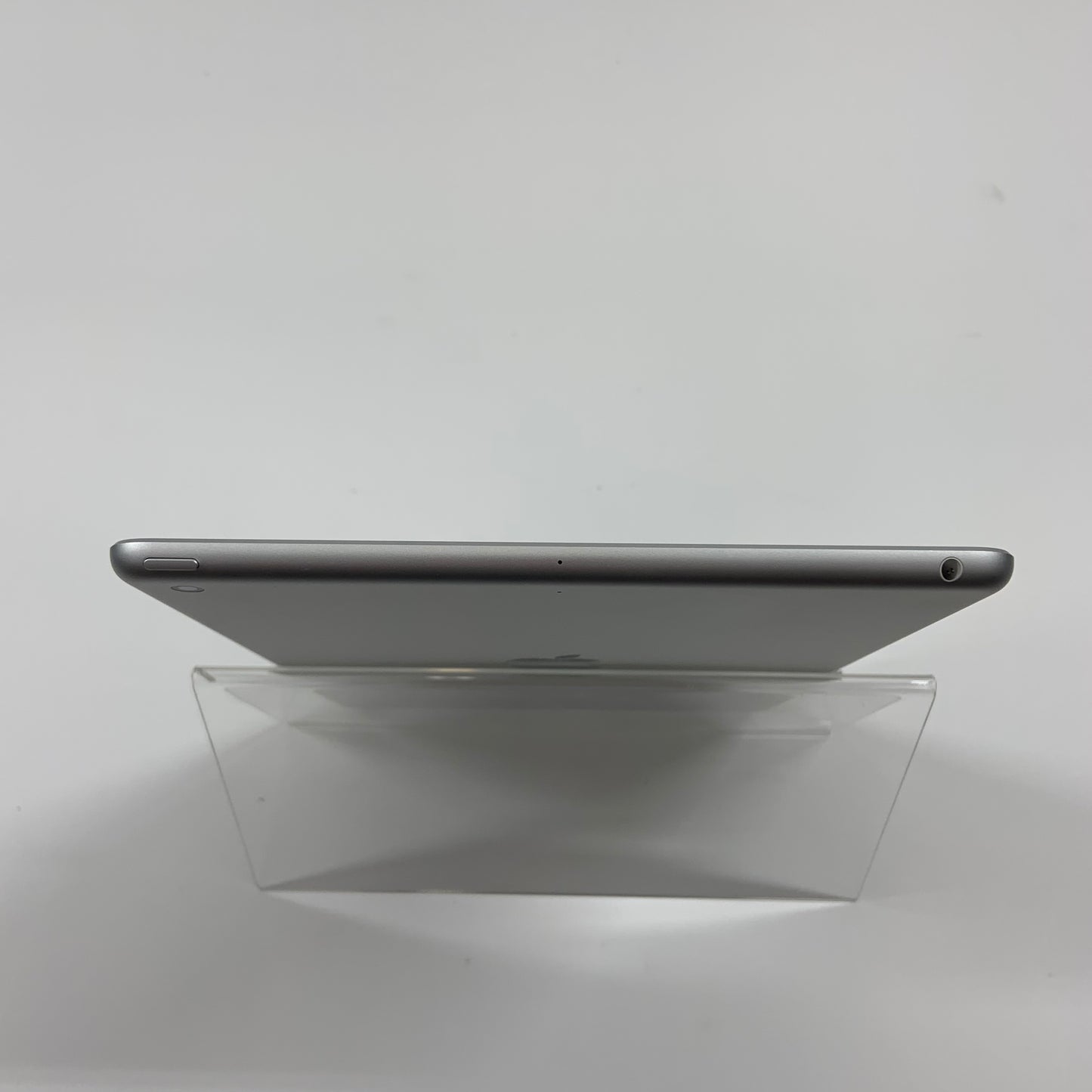 WiFi Only Apple iPad 7th Gen 128GB 18.3 SILVER MW782LL/A