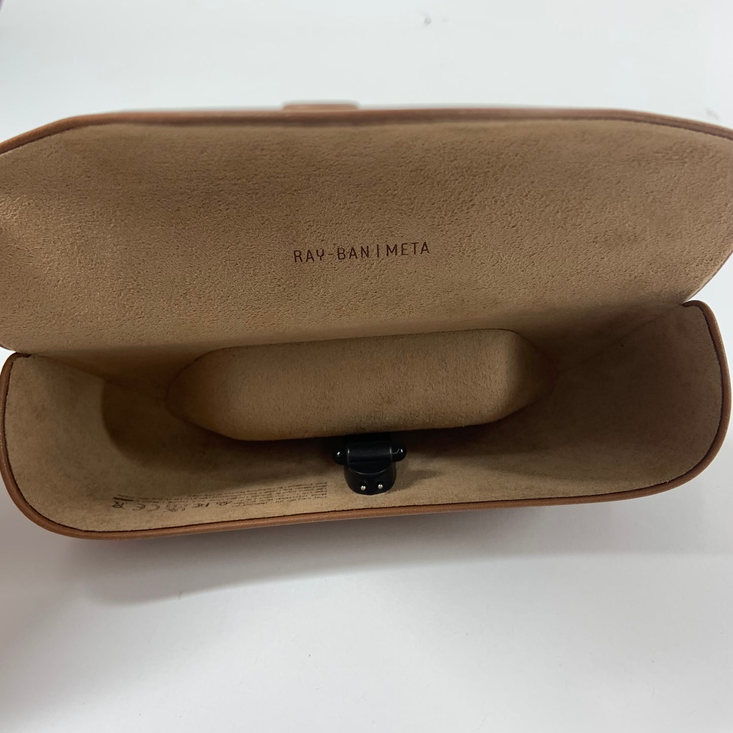 Ray-Ban Meta Wayfarer Gen 1 Matte Black AI Smart Glasses With Leather Case