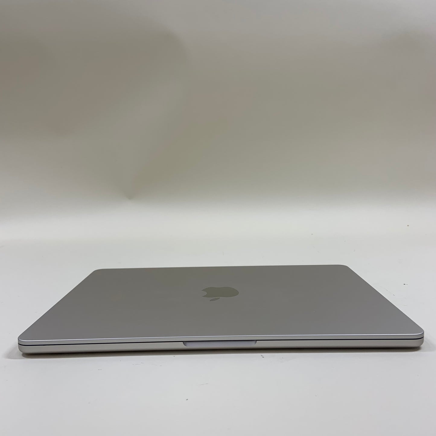 2022 Apple MacBook Air 13.6" M2 3.5GHz 8GB RAM 512GB SSD Starlight A2681